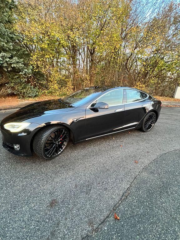 Schwarz Gebraucht 2017 Tesla Model S Kleinwagen | 37.500 € (Teuer) - Bild 1/4