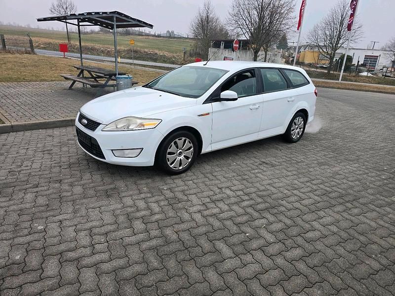 Gebraucht Ford Focus 145 PS (106 kW) 2008 Weiß Kombi