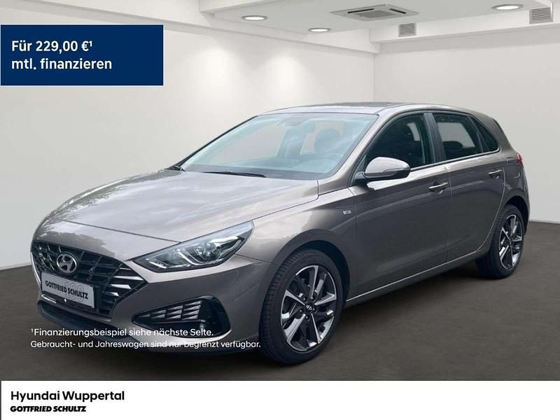 Silky bronze / met Gebraucht 2022 Hyundai i30 Trend Limousine | 17.790 € (Fairer Preis) - Bild 1/4