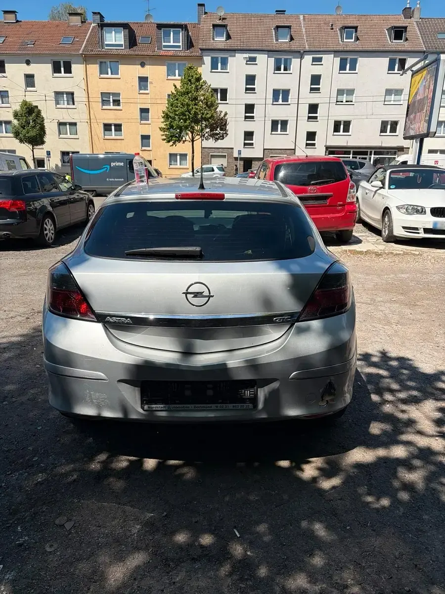 Usata Opel Astra 90 CV (66 kW) 2009 Argento Coupé