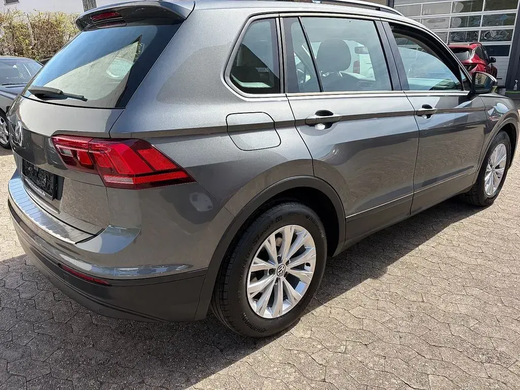 Gebraucht VW Tiguan 125 PS (91 kW) 2018 Indiumgrau SUV