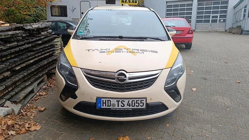 Beige Gebraucht 2016 Opel Zafira Tourer Van / Kleinbus | 2.599 € - Bild 1/4