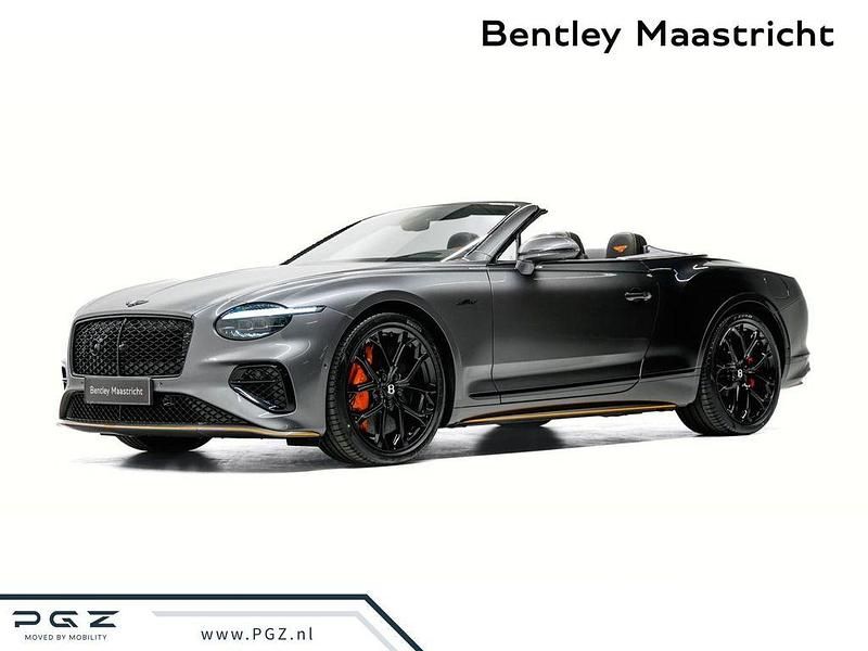 Neu Bentley Continental 782 PS (575 kW) 2026 Grau Cabrio