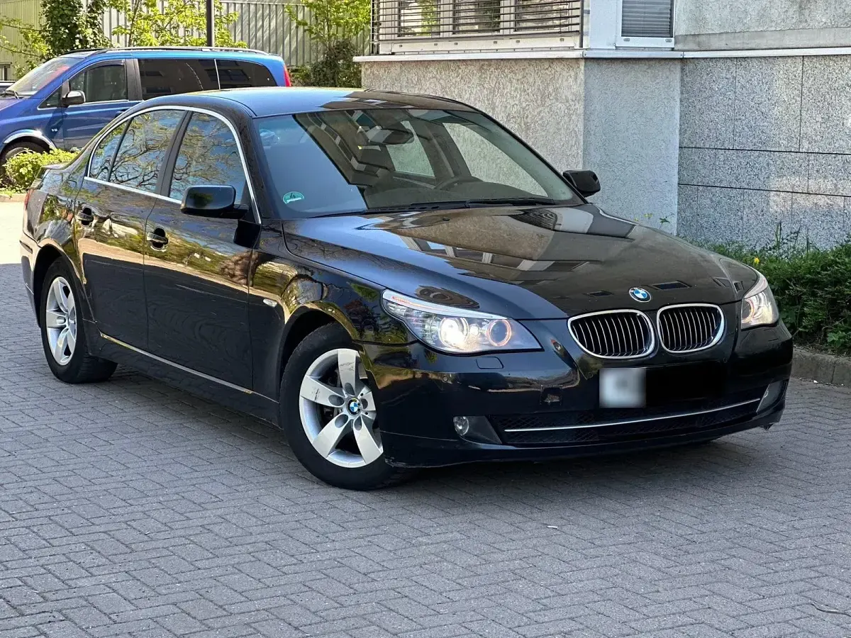 Second-hand BMW 525 197 CP (144 kW) 2007 Negru Berlinǎ