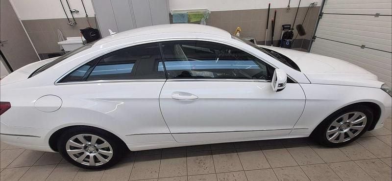 Gebraucht Mercedes E200 184 PS (135 kW) 2014 Weiß Coupé