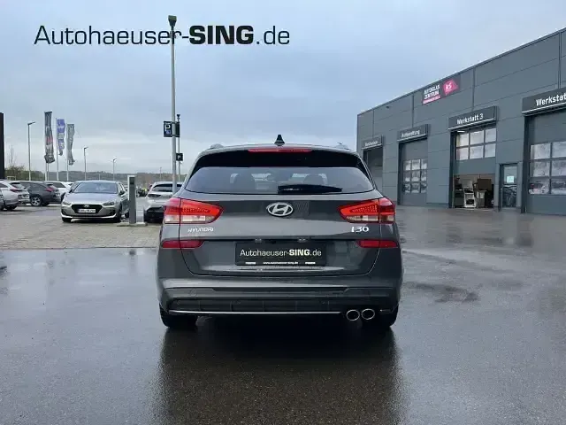 Neu Hyundai i30 N Line 140 PS (102 kW) 2025 Grau Kombi
