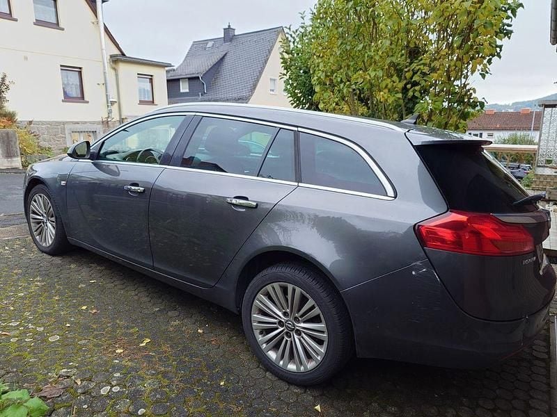 Gebraucht Opel Insignia Edition 163 PS (119 kW) 2013 Grau Kombi