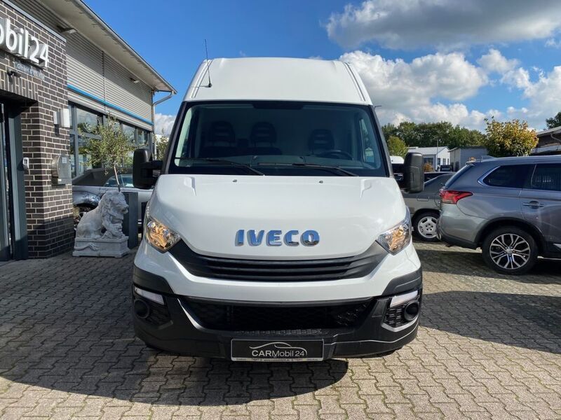 Gebraucht Iveco Daily 156 PS (114 kW) 2019 Weiß Van