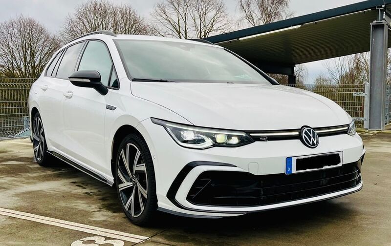 Weiß Gebraucht 2022 VW Golf VIII R-line Kombi | 27.800 € (Superpreis) - Bild 1/4