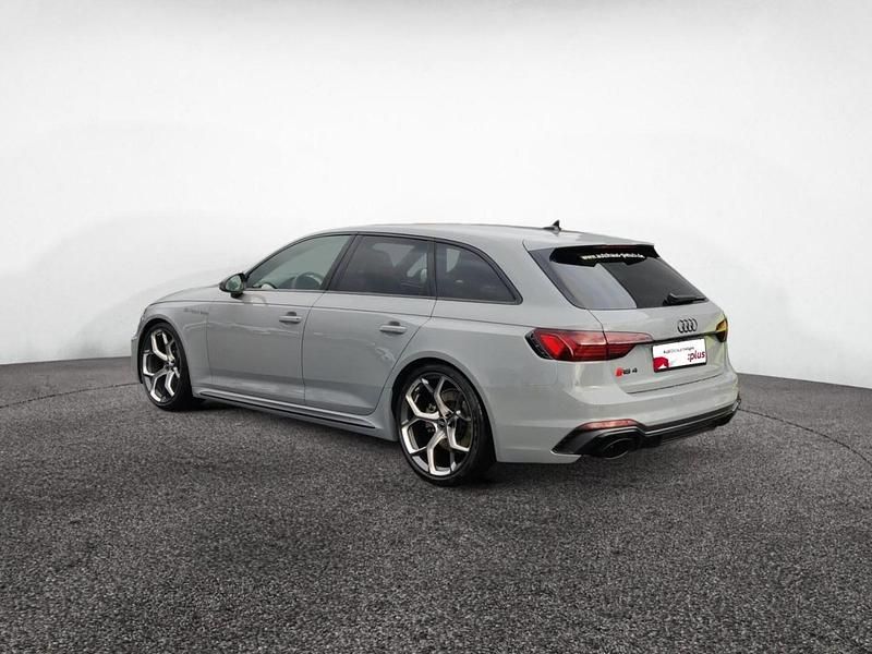 Gebraucht Audi RS4 Ambiente 470 PS (345 kW) 2025 Nardograu Kombi