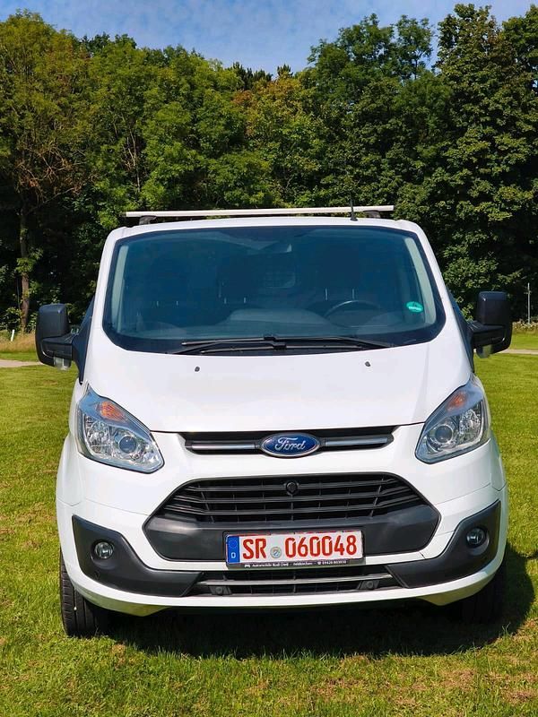 Weiß Gebraucht 2018 Ford Transit Custom Van / Kleinbus | 10.990 € - Bild 1/4