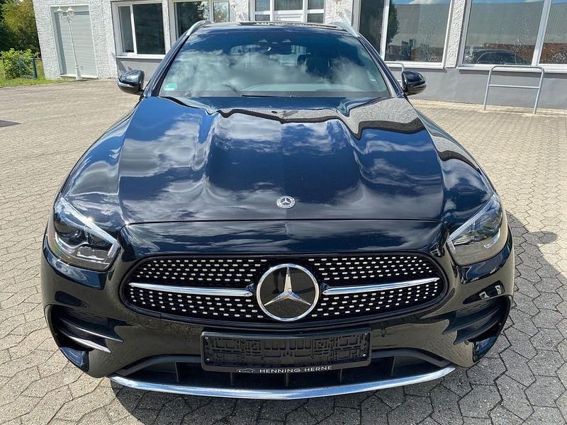 Gebraucht Mercedes E300 AMG 306 PS (225 kW) 2021 Schwarz Kombi