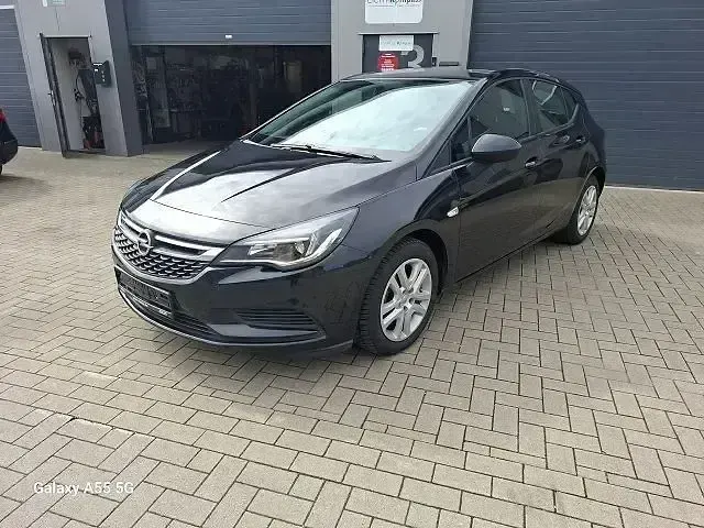 Usata Opel Astra Edition 101 CV (74 kW) 2016 Berlina