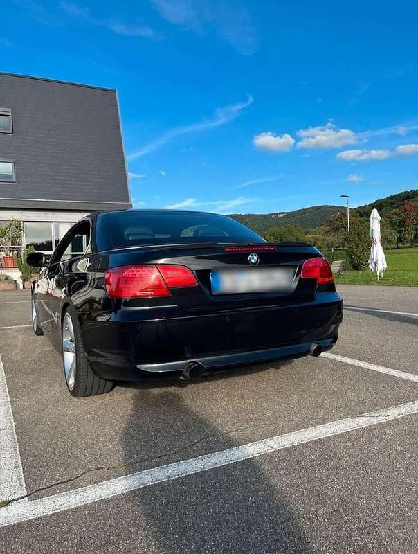 Gebraucht BMW 325 Cabriolet 220 PS (161 kW) 2010 Schwarz Cabrio
