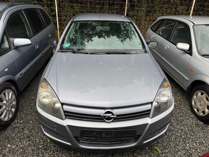 Silber Gebraucht 2004 Opel Astra Basis Kleinwagen | 800 € (Superpreis) - Bild 1/4
