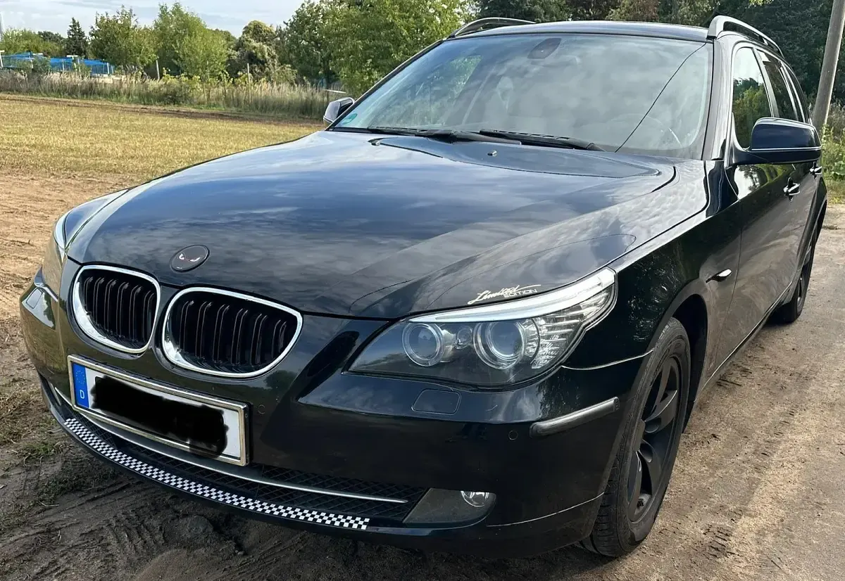 Gebraucht BMW 520 163 PS (119 kW) 2010 Schwarz Kombi