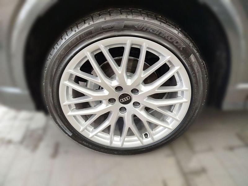 Gebraucht Audi Q2 S-Line 150 PS (110 kW) 2026 Grau SUV