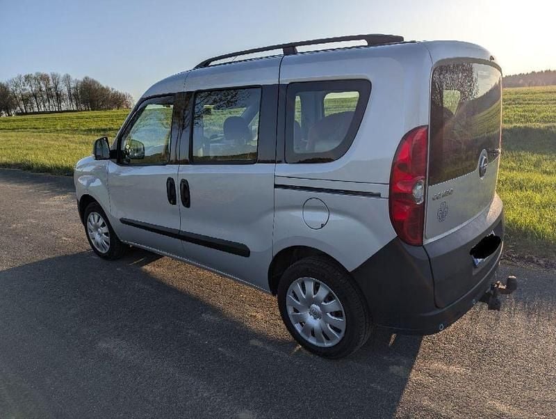 Gebraucht Opel Combo 95 PS (69 kW) 2019 Grau Van / Kleinbus