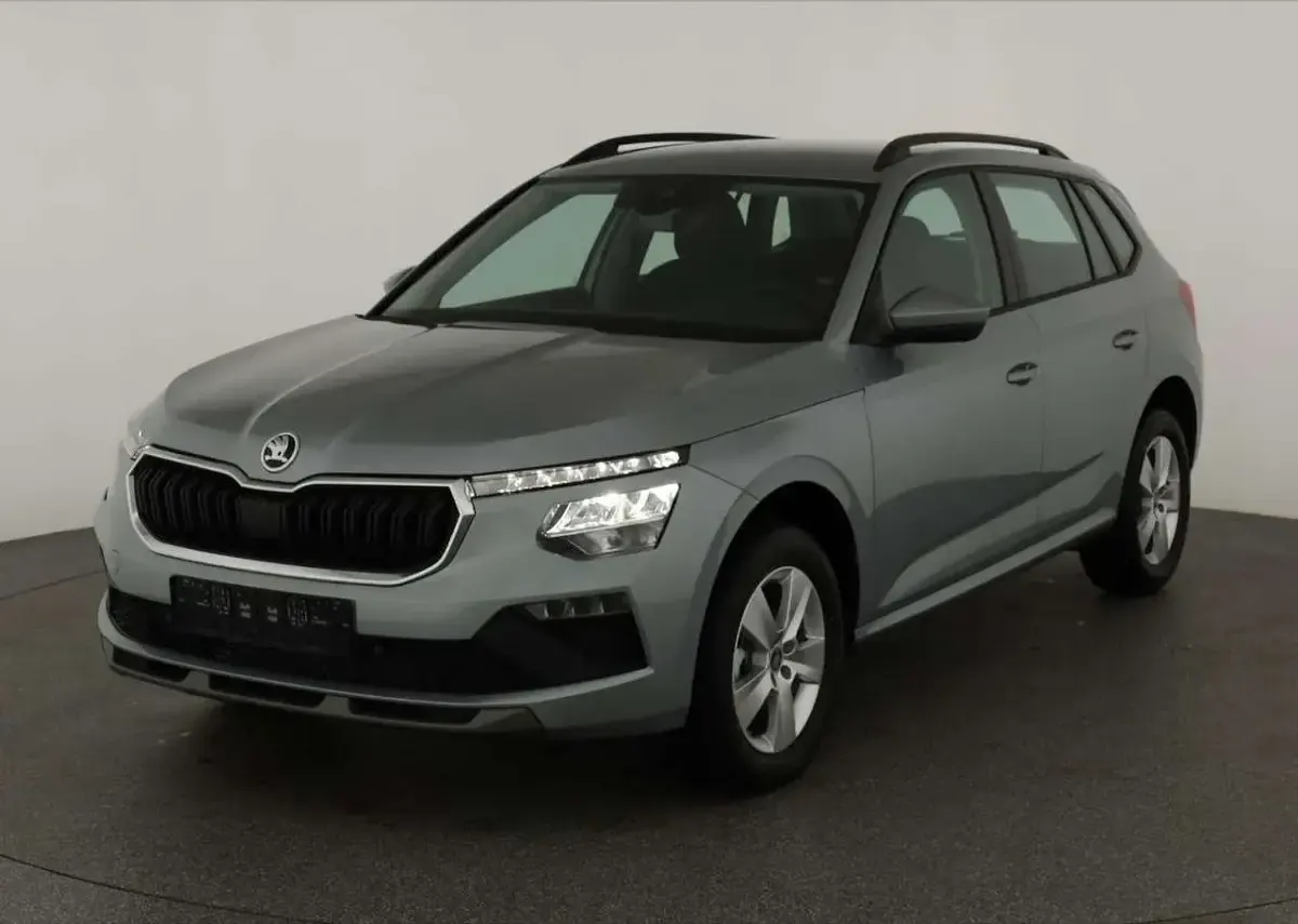Neu Skoda Kamiq Selection 150 PS (110 kW) 2026 Race blau metallic SUV