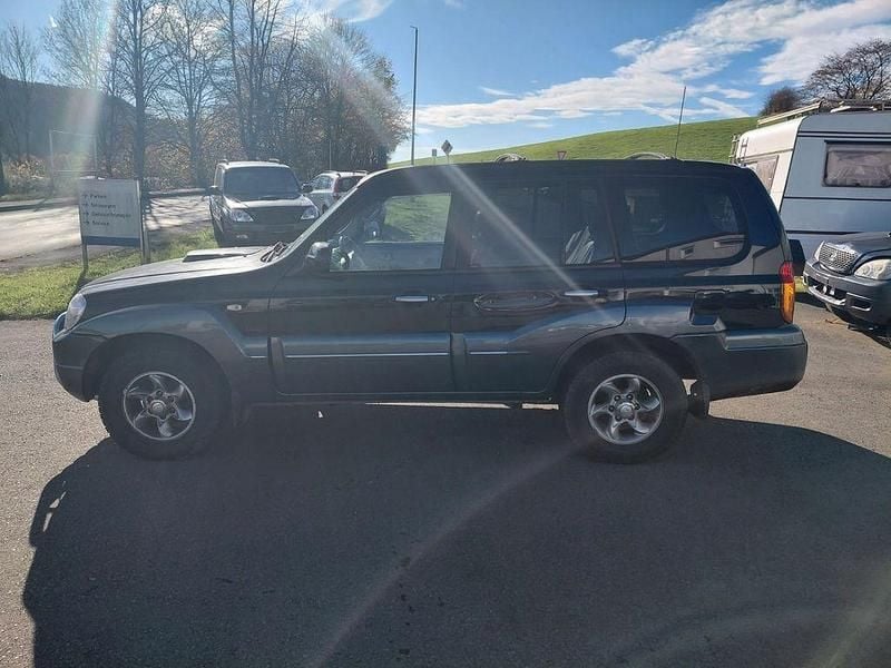 Schwarz Gebraucht 2005 Hyundai Terracan GLS SUV | 4.500 € (Fairer Preis) - Bild 1/4