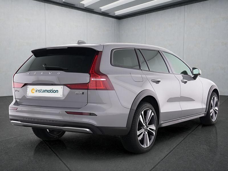 Gebraucht Volvo V60 CC 197 PS (144 kW) 2023 Grau Kombi