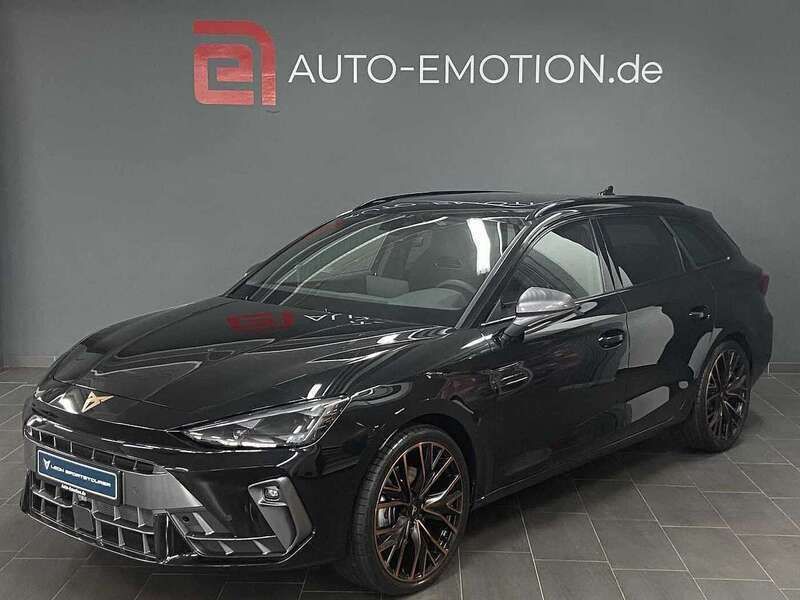 Midnight schwarz metallic Gebraucht 2024 Cupra Leon Limousine | 34.744 € (Fairer Preis) - Bild 1/4
