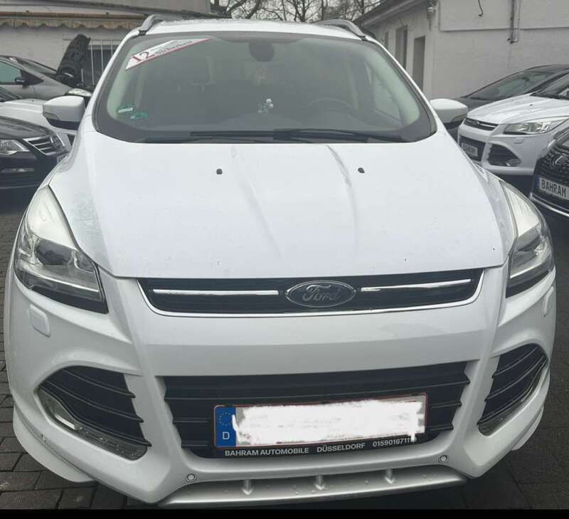 Weiß Gebraucht 2015 Ford Kuga Titanium SUV | 14.399 € (Fairer Preis) - Bild 1/4