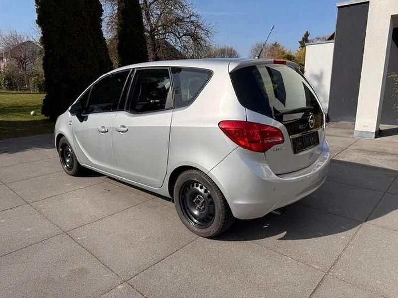 Gebraucht Opel Meriva Active 140 PS (102 kW) 2013 Silber Van / Kleinbus