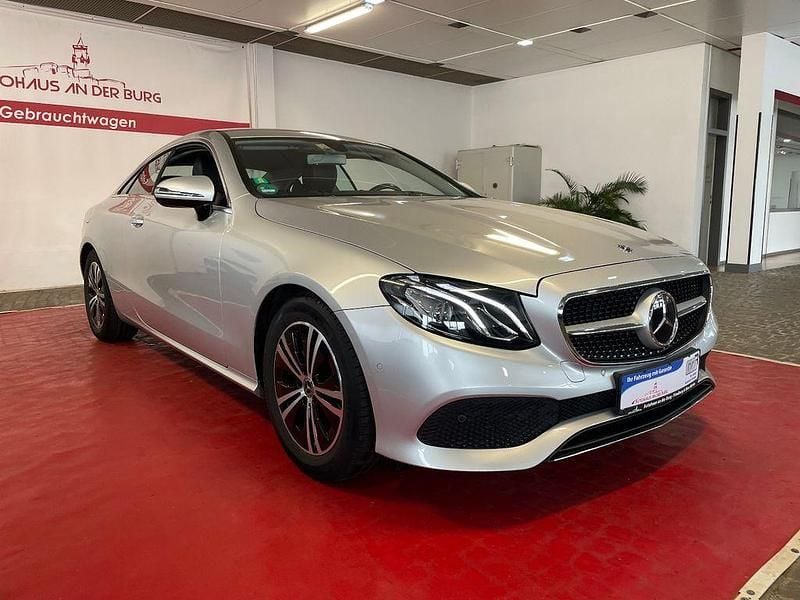 Gebraucht Mercedes E220 194 PS (142 kW) 2019 Silber Coupé