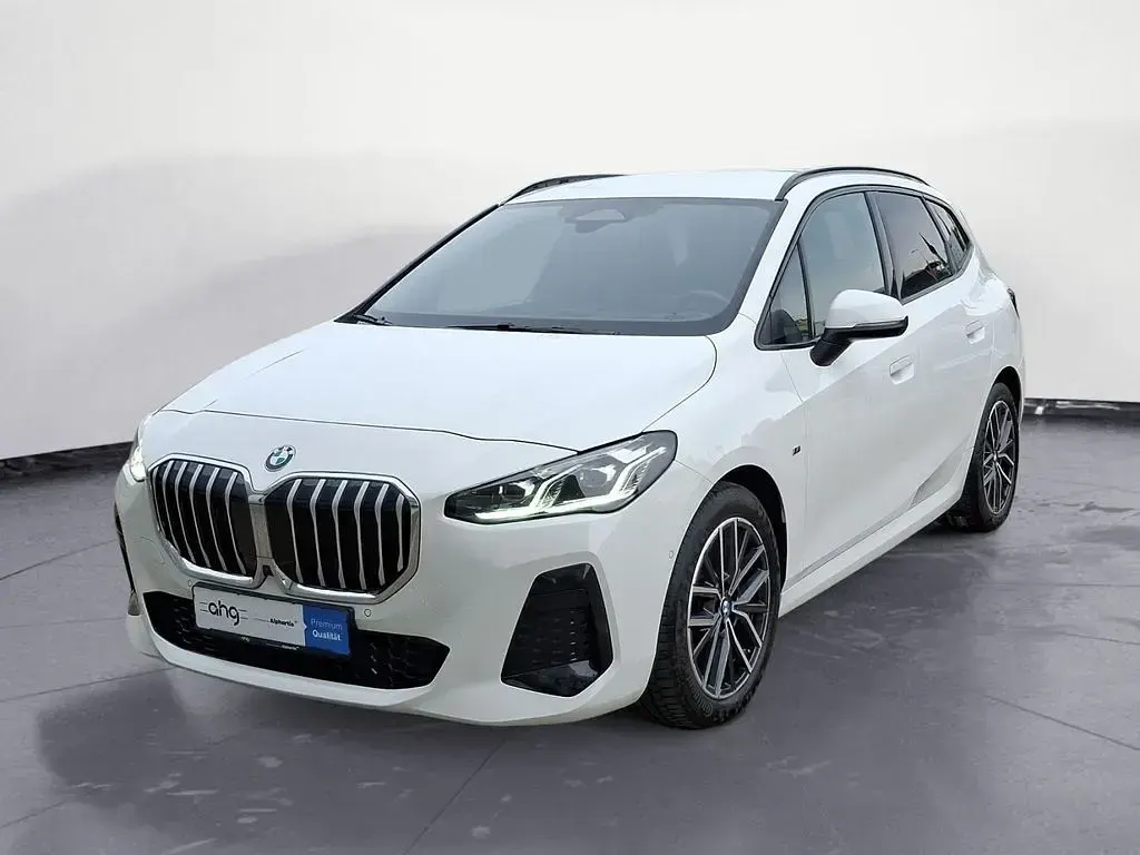 Gebraucht BMW 223 Active Tourer Performance 197 PS (144 kW) 2023 Weiß Van / Kleinbus