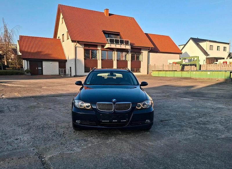 Gebraucht BMW 325 211 PS (155 kW) 2008 Blau Kombi
