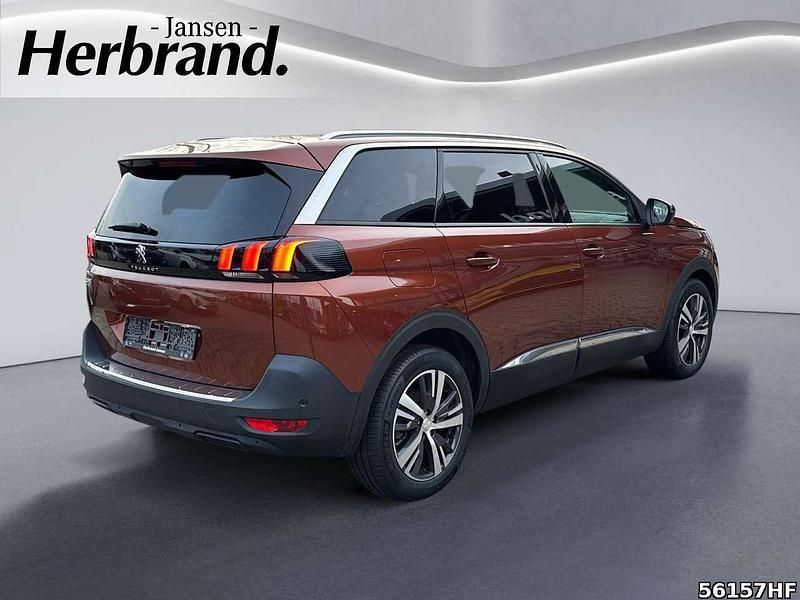 Gebraucht Peugeot 5008 Allure 131 PS (96 kW) 2023 Lackierung cuprite/metallic kl SUV
