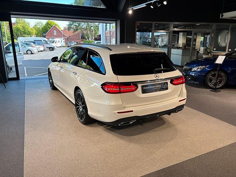 Gebraucht Mercedes E400 AMG line 330 PS (242 kW) 2021 Designo diamantweiß bright (metallic) Kombi