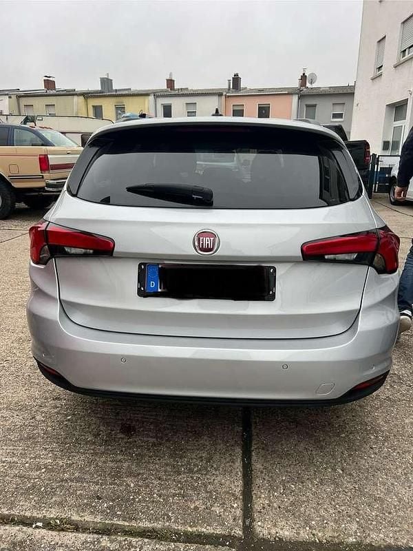 Gebraucht Fiat Tipo Easy 120 PS (88 kW) 2016 Grau Kombi
