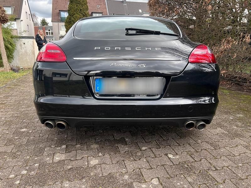 Gebraucht Porsche Panamera 4S 400 PS (294 kW) 2012 Schwarz Limousine