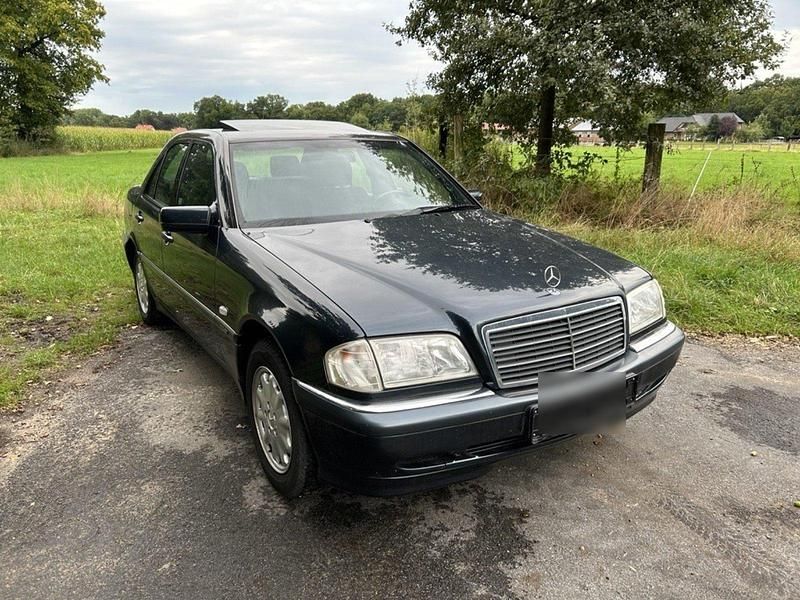 Schwarz Gebraucht 1998 Mercedes C180 Elegance Limousine | 2.950 € (Guter Preis) - Bild 1/4
