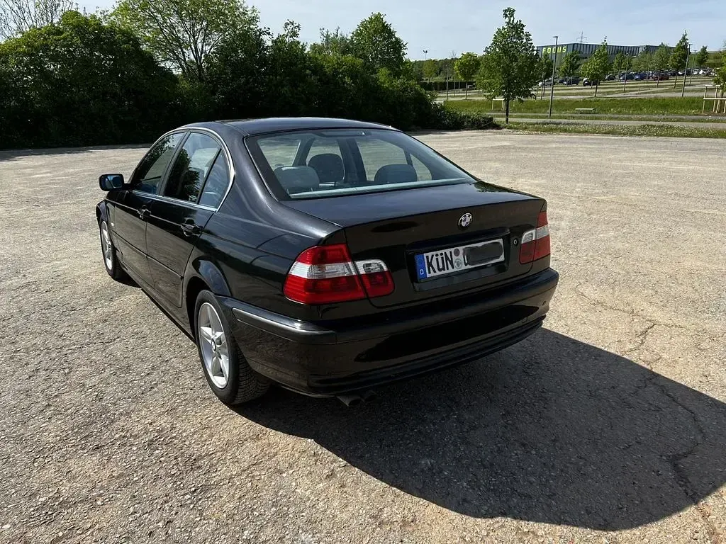 Second-hand BMW 320 Performance 150 CP (110 kW) 1998 Negru Berlinǎ