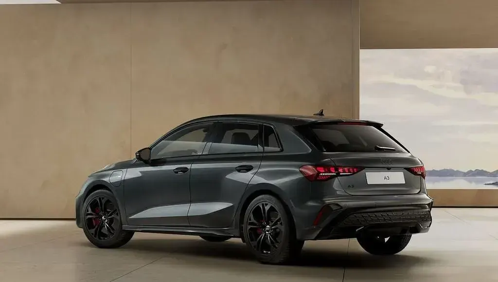 Neu Audi A3 Sportback e-tron S-Line 177 PS (130 kW) 2026 Grau Kleinwagen