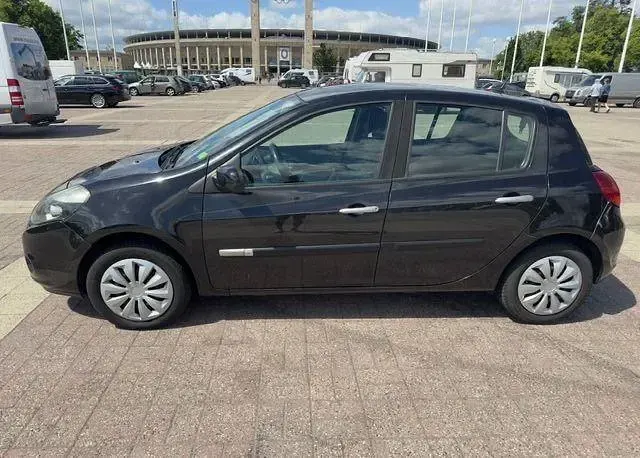 Gebraucht Renault Clio II Expression 75 PS (55 kW) 2010 Schwarz Kleinwagen