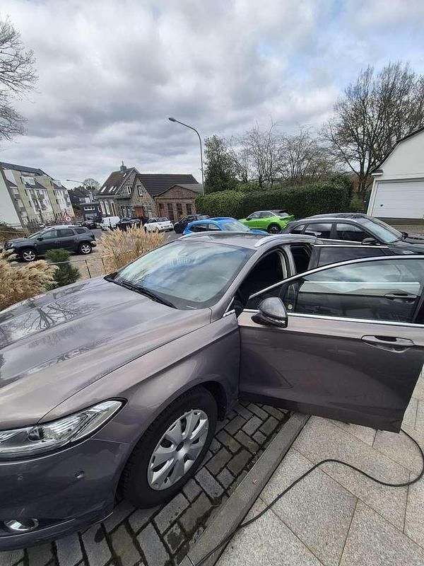 Gebraucht Ford Mondeo Titanium 160 PS (117 kW) 2015 Grau Kombi