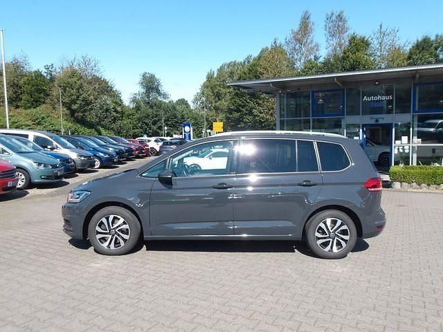Gebraucht VW Touran Active 150 PS (110 kW) 2022 Grau Van / Kleinbus