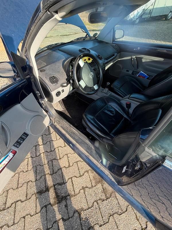 Gebraucht VW New Beetle 76 PS (55 kW) 2004 Blau Kleinwagen