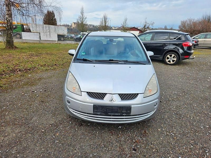 Gebraucht Mitsubishi Colt Inform 75 PS (55 kW) 2006 Grau Limousine
