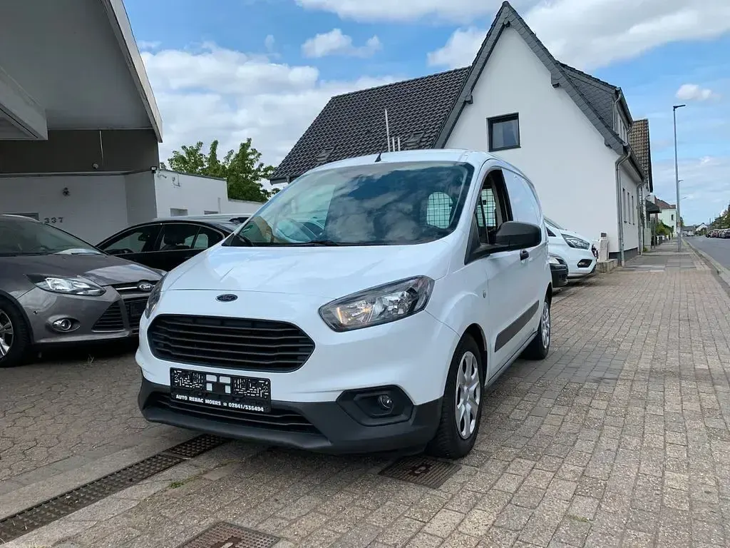 Gebraucht Ford Transit Trend 75 PS (55 kW) 2023 Weiß Van