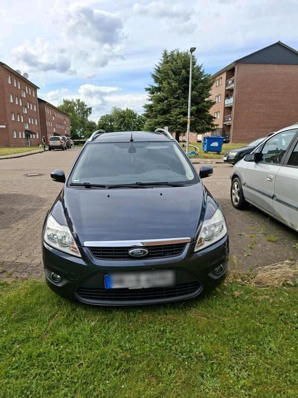 Blau Gebraucht 2009 Ford Focus Kombi | 1.500 € (Superpreis) - Bild 1/4