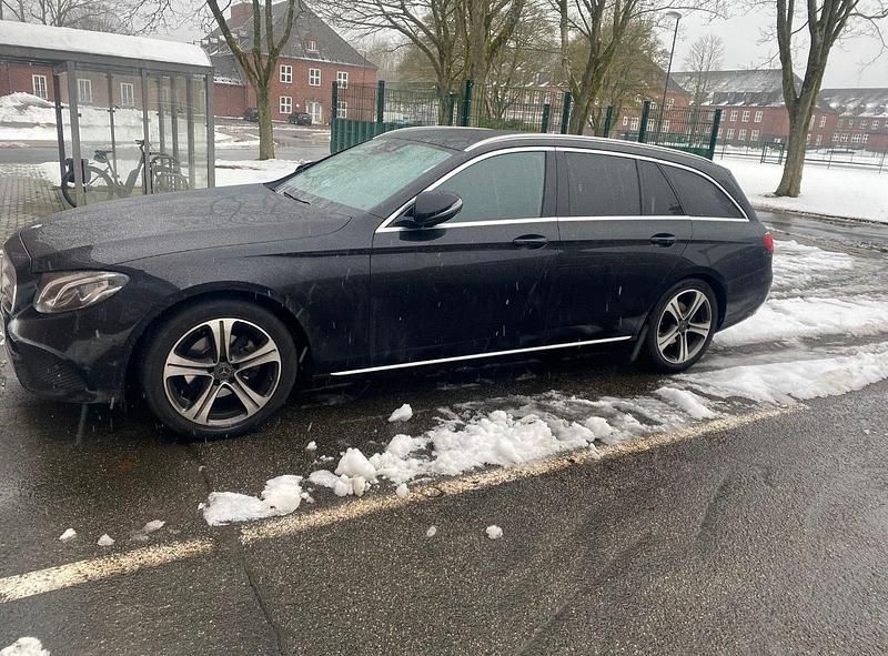 Gebraucht Mercedes E220 194 PS (142 kW) 2016 Schwarz Kombi