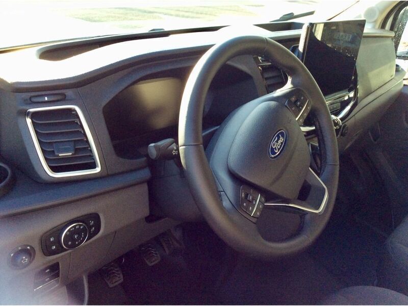 Gebraucht Ford Transit Trend 131 PS (96 kW) 2024 Weiß Limousine