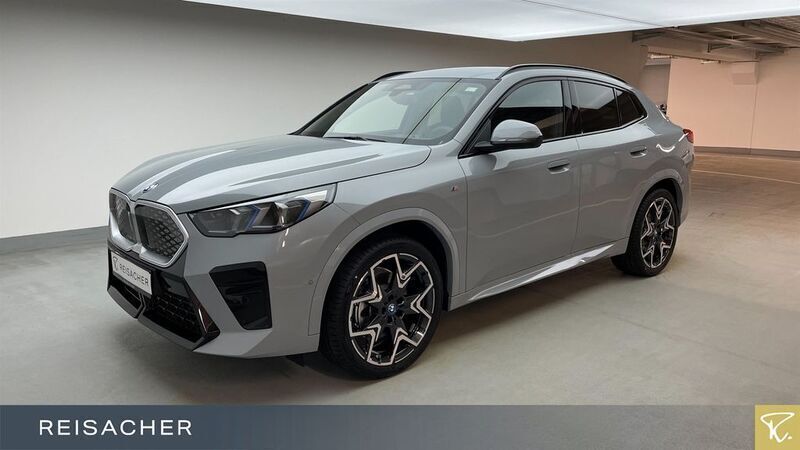 Grau Gebraucht 2025 BMW iX2 Performance SUV | 52.990 € (Guter Preis) - Bild 1/4