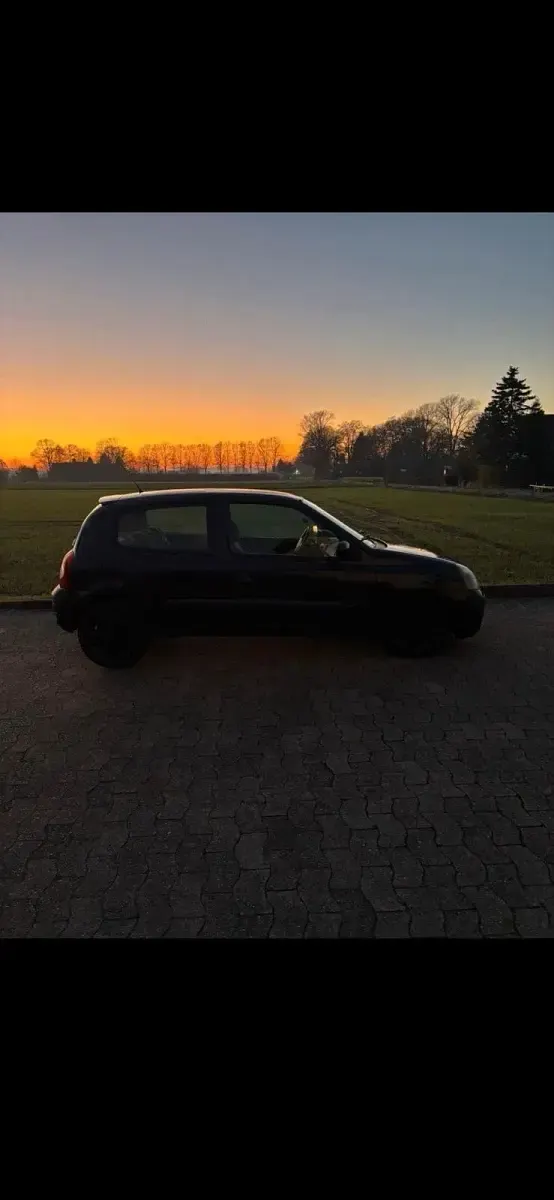 Gebraucht Renault Clio 75 PS (55 kW) 2005 Schwarz Kleinwagen