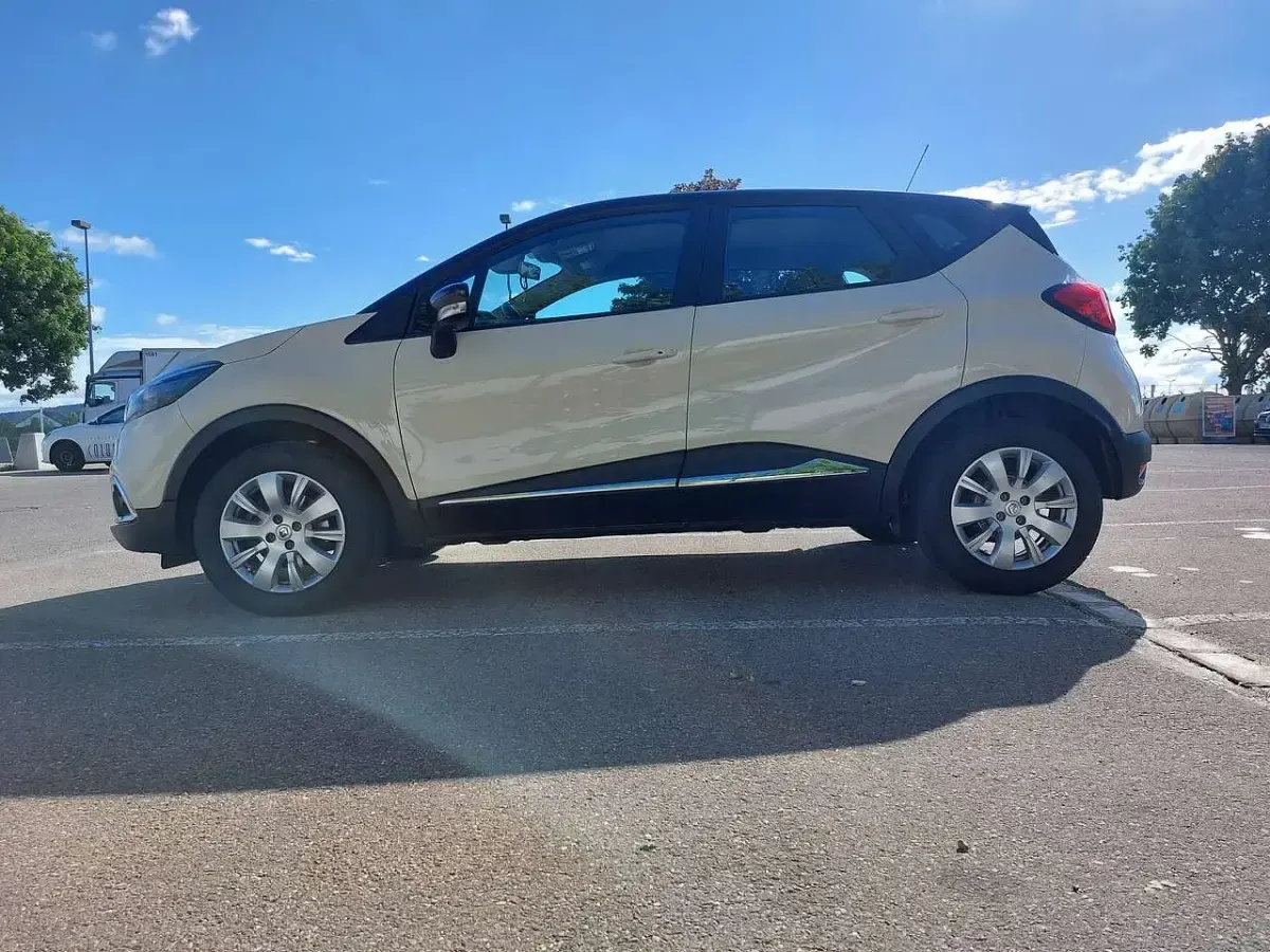 Gebraucht Renault Captur Experience 118 PS (86 kW) 2017 Gelb SUV